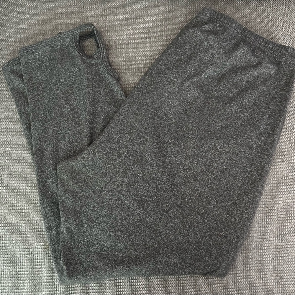SO - capri, gray, with cutout design on bottom of leg.